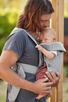 Little Pea BabyBjorn Μάρσιπος Mini 3d Mesh Grey_lifestyle